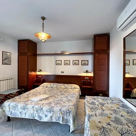 Mandel 2 By Mandel Club 3*